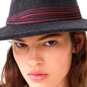 Zara Hat 👒